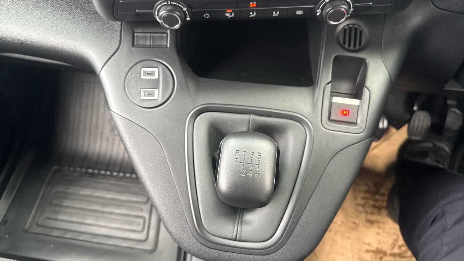 Used Toyota ProAce 2024 for sale - 76366905: Photo 46