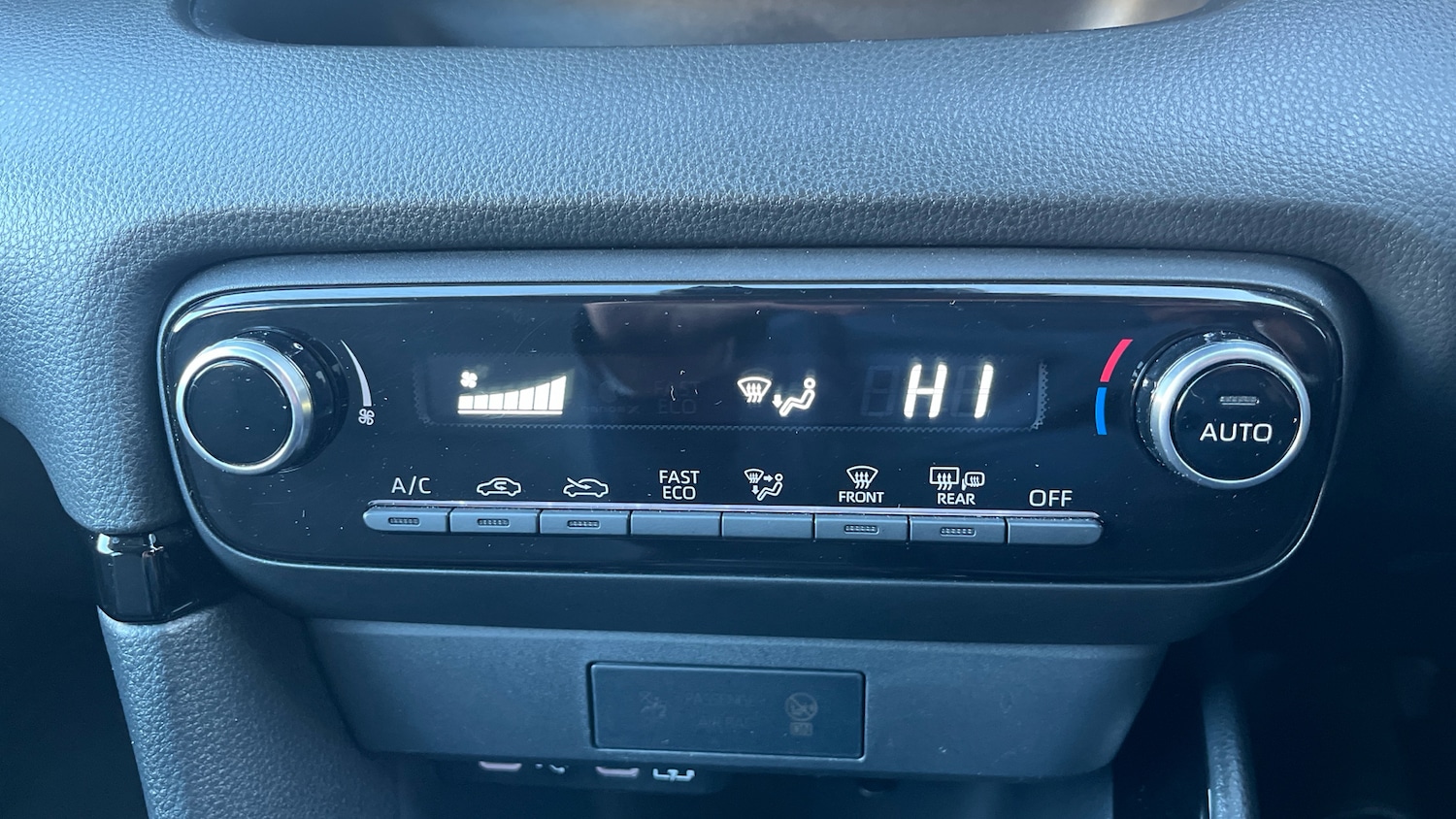 Used Toyota Yaris 2024 for sale - 77087276: Photo 27