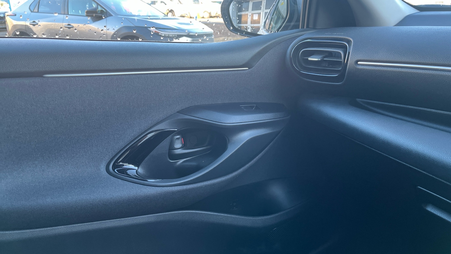 Used Toyota Yaris 2024 for sale - 77087276: Photo 28