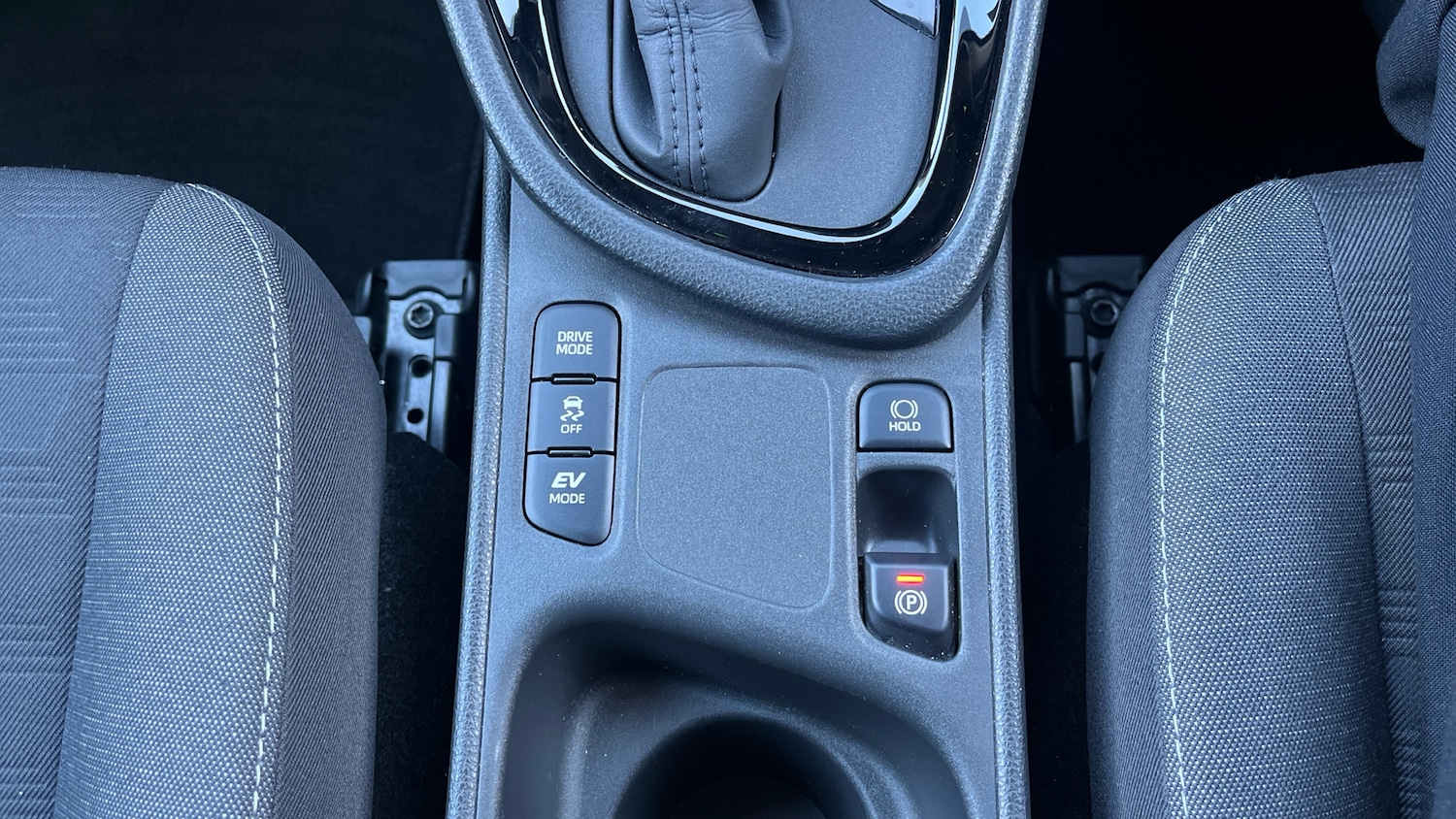 Used Toyota Yaris 2024 for sale - 77087276: Photo 30