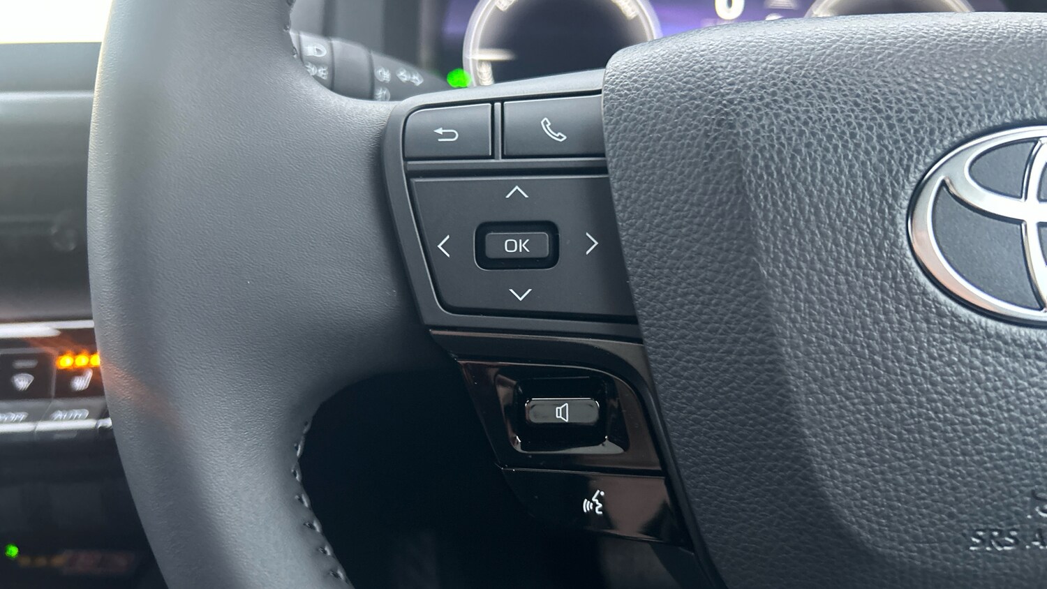 Used Toyota C-HR 2025 for sale - 76598839: Photo 35