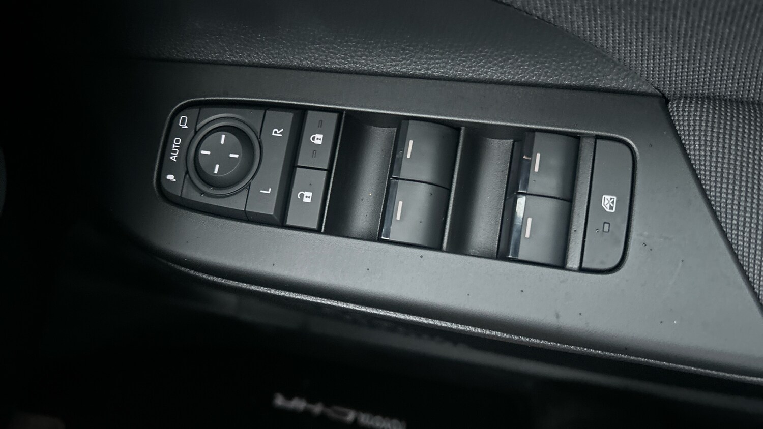 Used Toyota C-HR 2025 for sale - 76598839: Photo 40