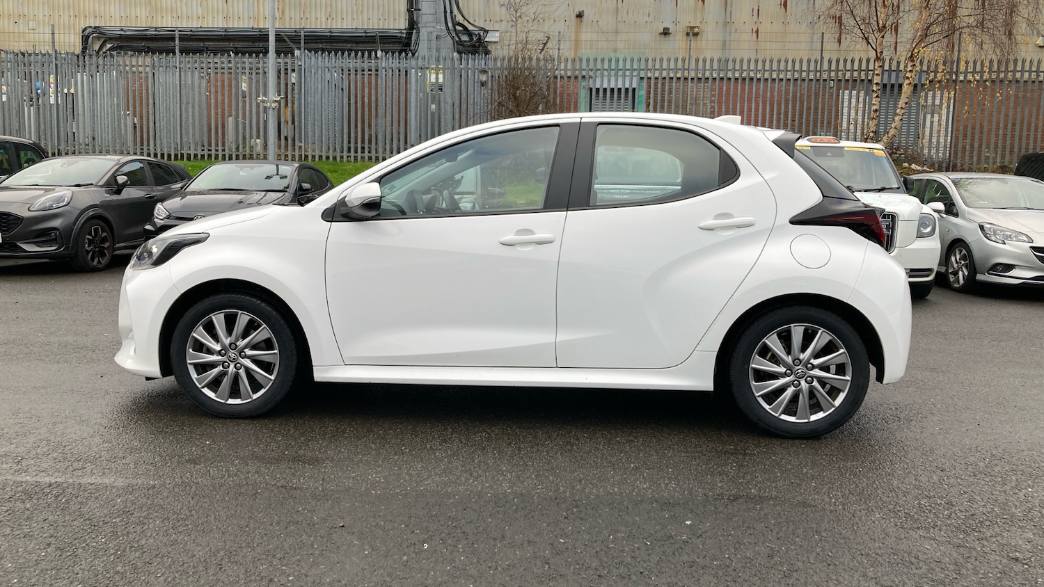 Used Toyota Yaris 2022 for sale - 76818776: Photo 17