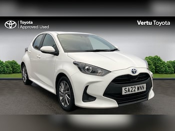Used Toyota Yaris 2022 for sale - 76818776: Photo