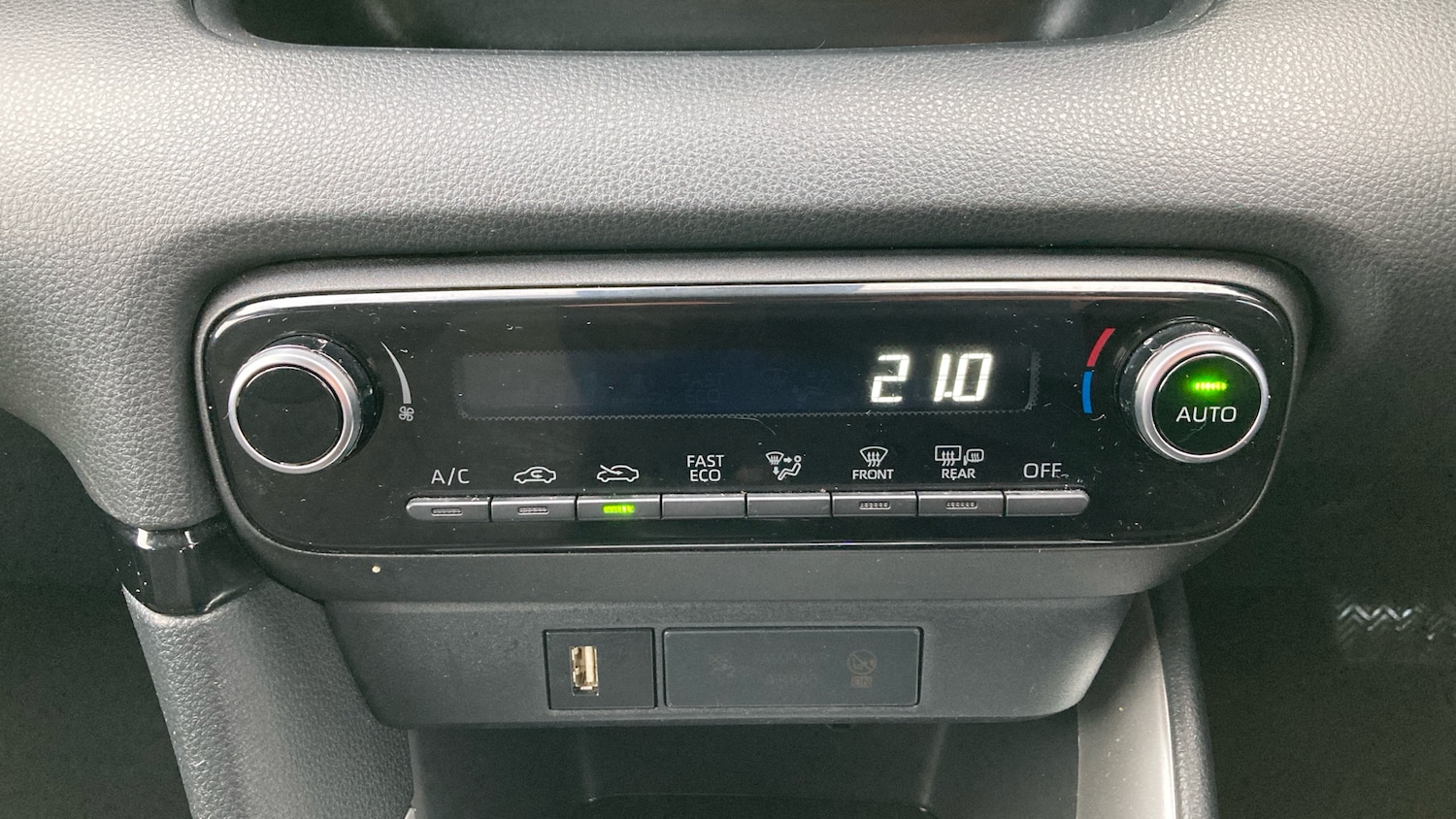 Used Toyota Yaris 2022 for sale - 76818776: Photo 34