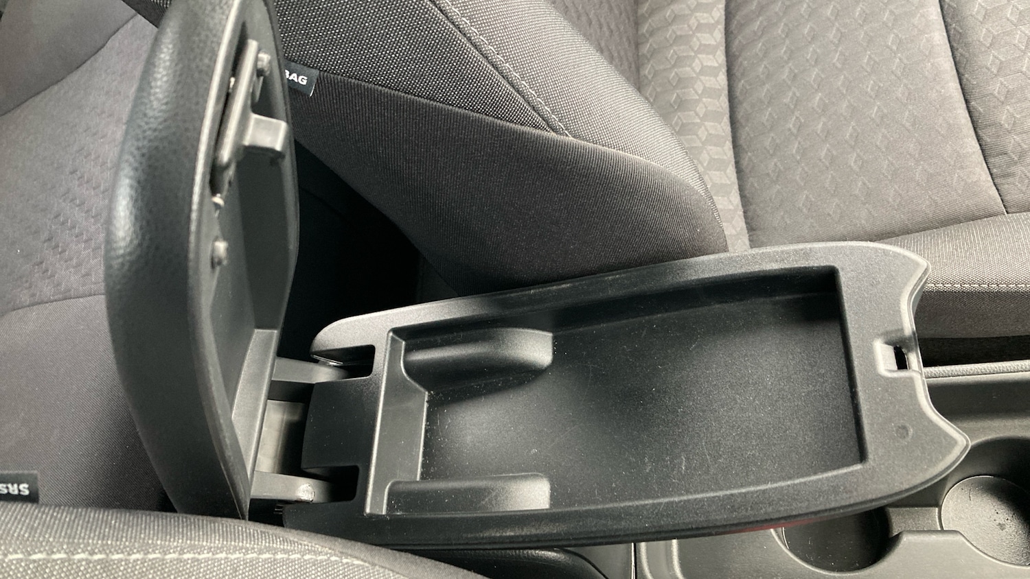 Used Toyota Yaris 2022 for sale - 76818776: Photo 40