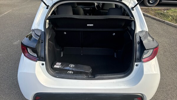 Used Toyota Yaris 2024 for sale - 76157028: Photo 14