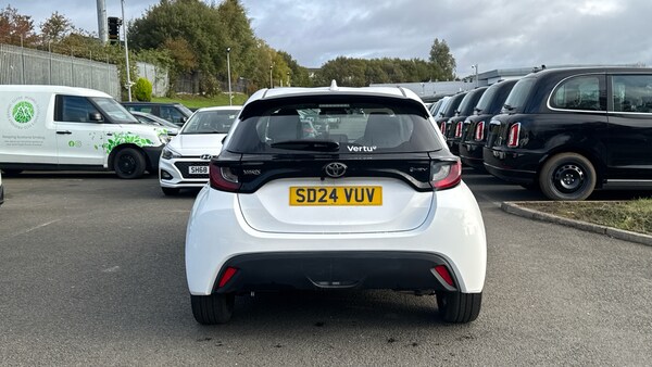 Used Toyota Yaris 2024 for sale - 76157028: Photo 19
