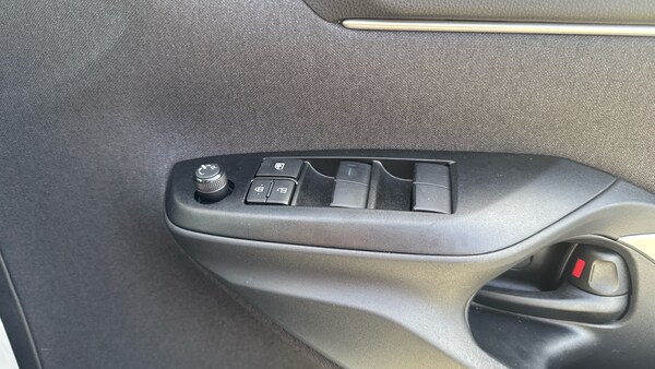 Used Toyota Yaris 2024 for sale - 76157028: Photo 21
