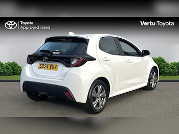 Used Toyota Yaris 2024 for sale - 76157028: Photo 2