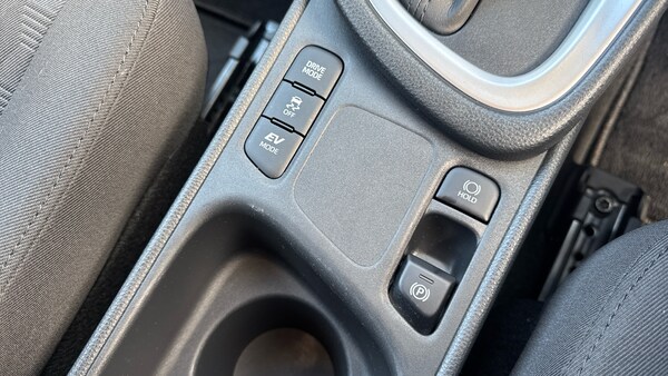 Used Toyota Yaris 2024 for sale - 76157028: Photo 31
