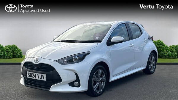 Used Toyota Yaris 2024 for sale - 76157028: Photo 3