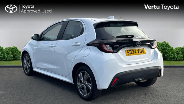Used Toyota Yaris 2024 for sale - 76157028: Photo 4