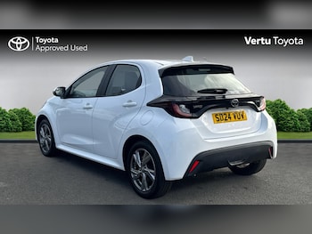 Used Toyota Yaris 2024 for sale - 76157028: Photo 4