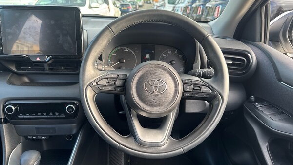 Used Toyota Yaris 2024 for sale - 76157028: Photo 6