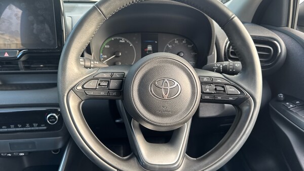 Used Toyota Yaris 2024 for sale - 76157028: Photo 8