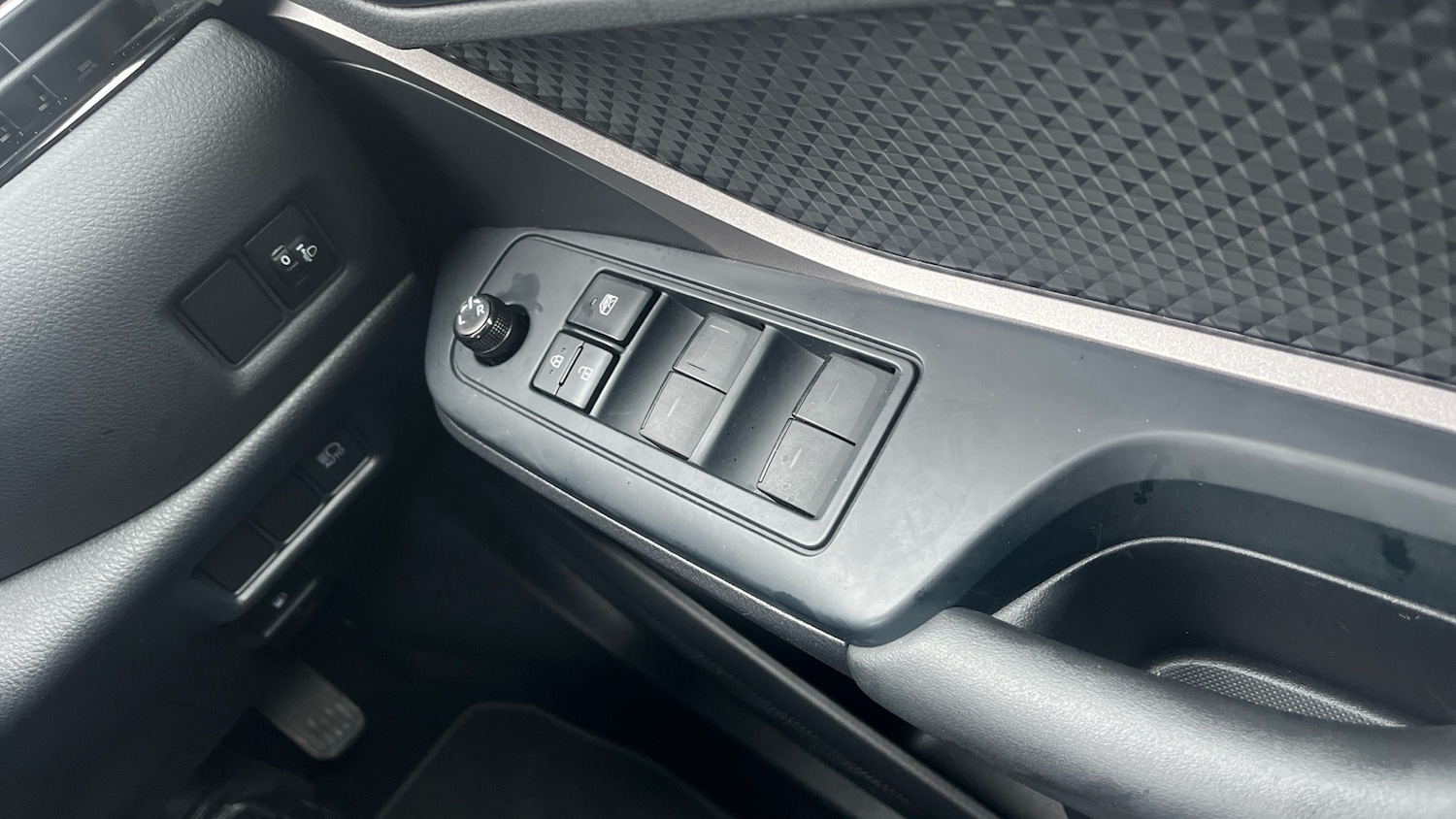 Used Toyota C-HR 2022 for sale - 77601909: Photo 22