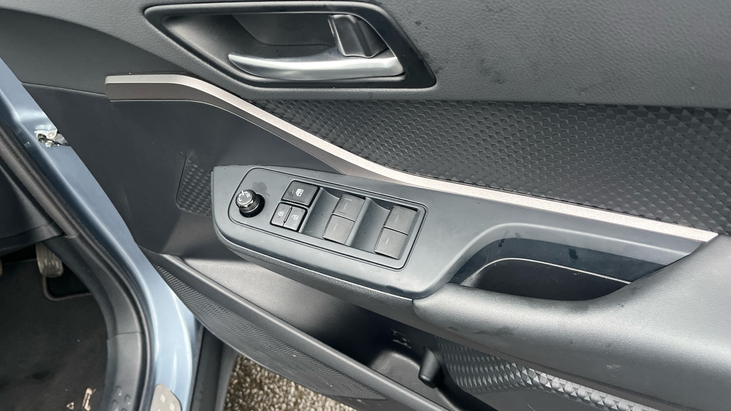 Used Toyota C-HR 2022 for sale - 77601909: Photo 48