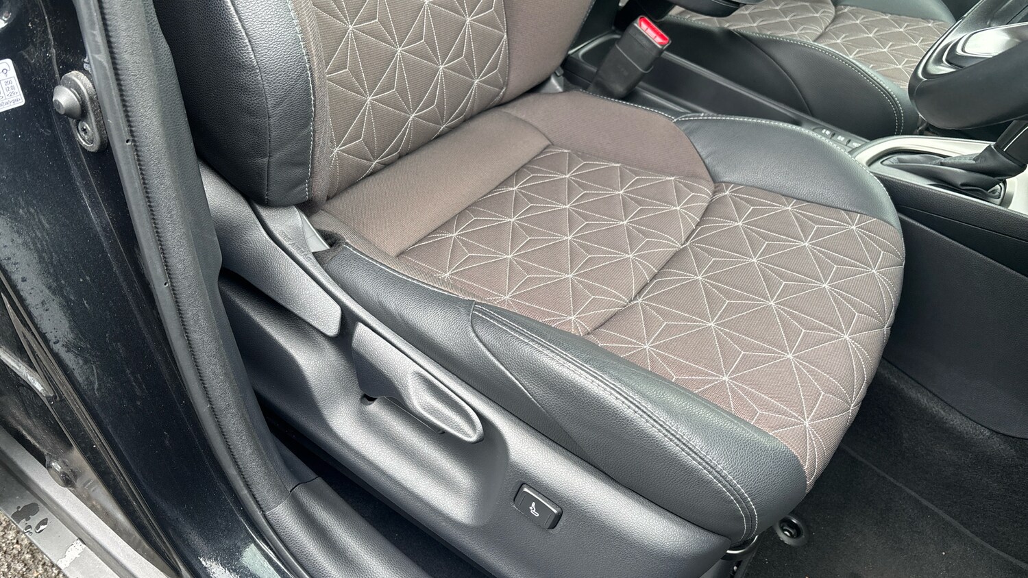 Used Toyota Yaris Cross 2023 for sale - 78149863: Photo 17