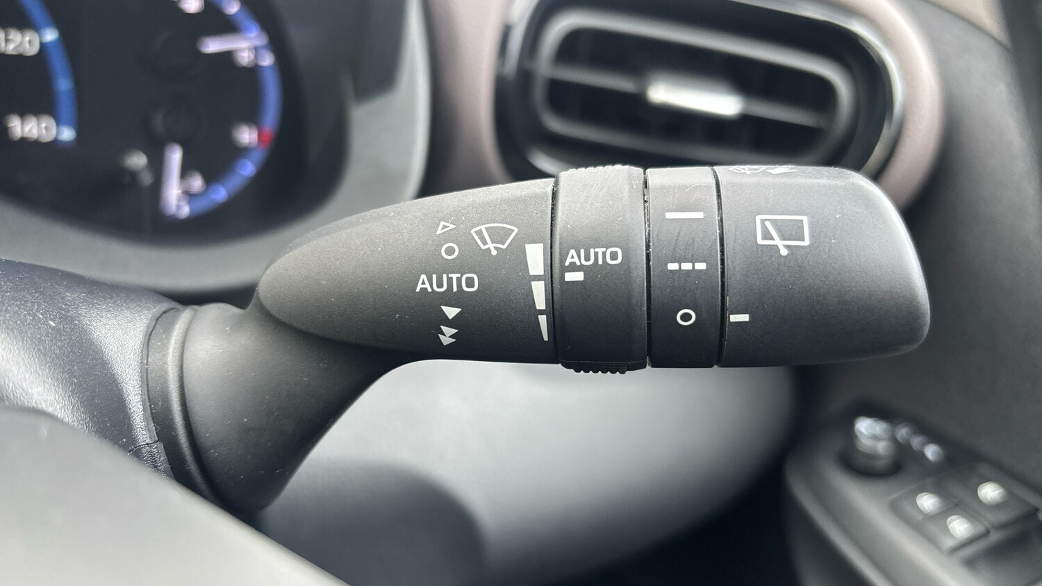 Used Toyota Yaris Cross 2023 for sale - 78149863: Photo 29