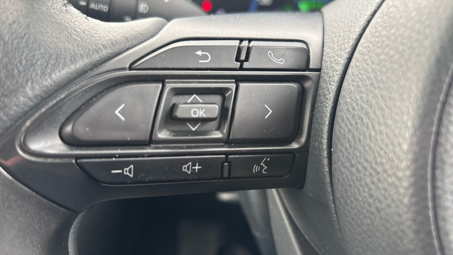 Used Toyota Yaris Cross 2023 for sale - 78149863: Photo 32