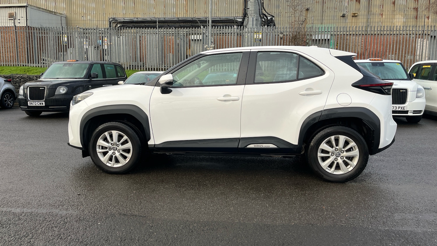 Used Toyota Yaris Cross 2024 for sale - 76957351: Photo 17