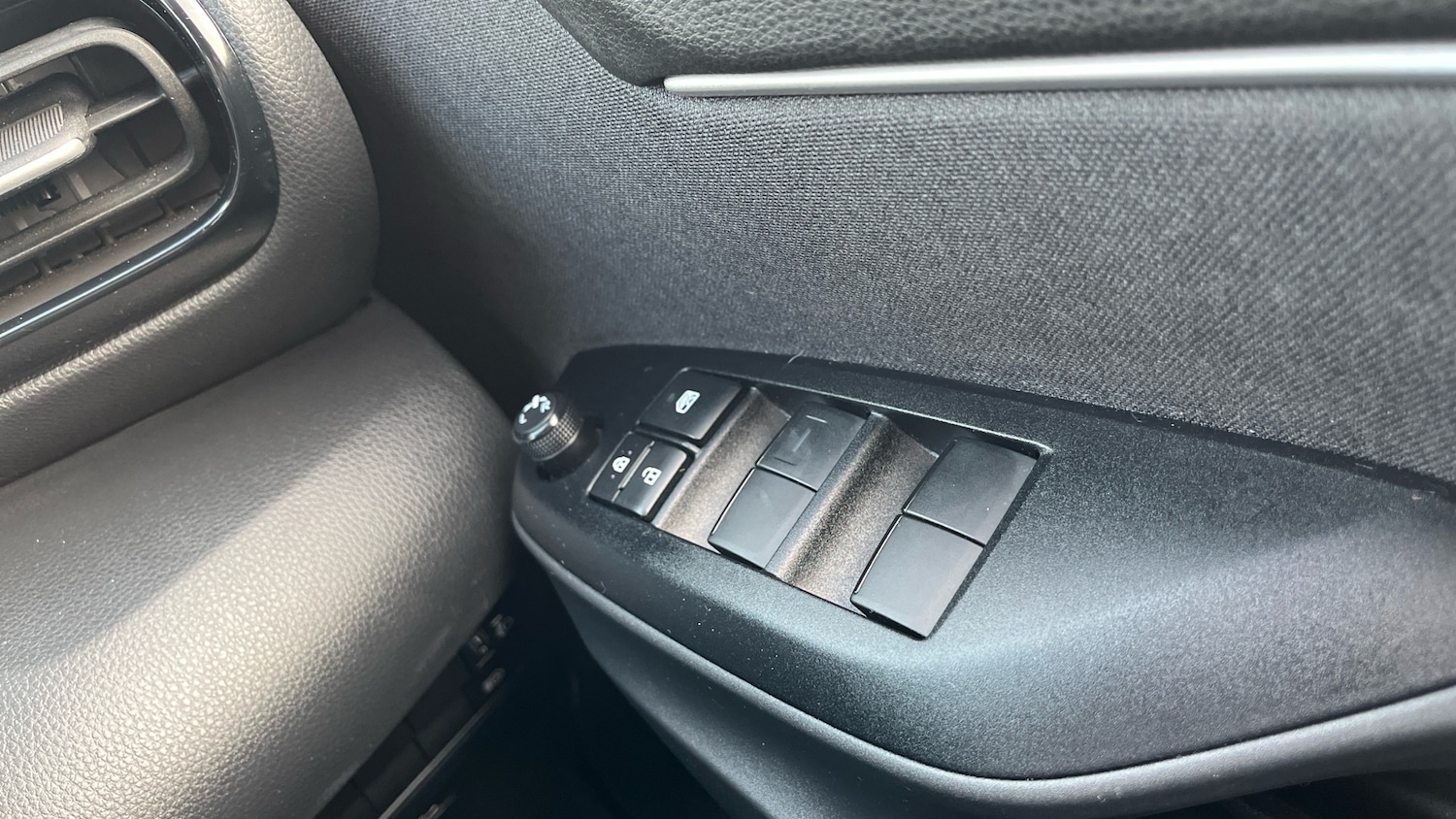 Used Toyota Yaris Cross 2024 for sale - 76957351: Photo 24