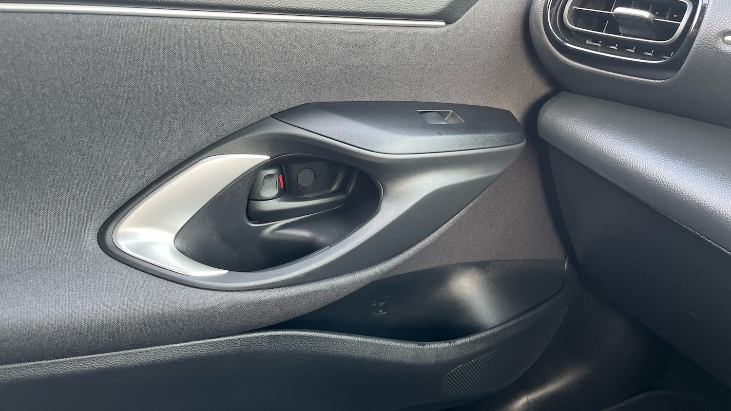 Used Toyota Yaris Cross 2024 for sale - 76957351: Photo 25