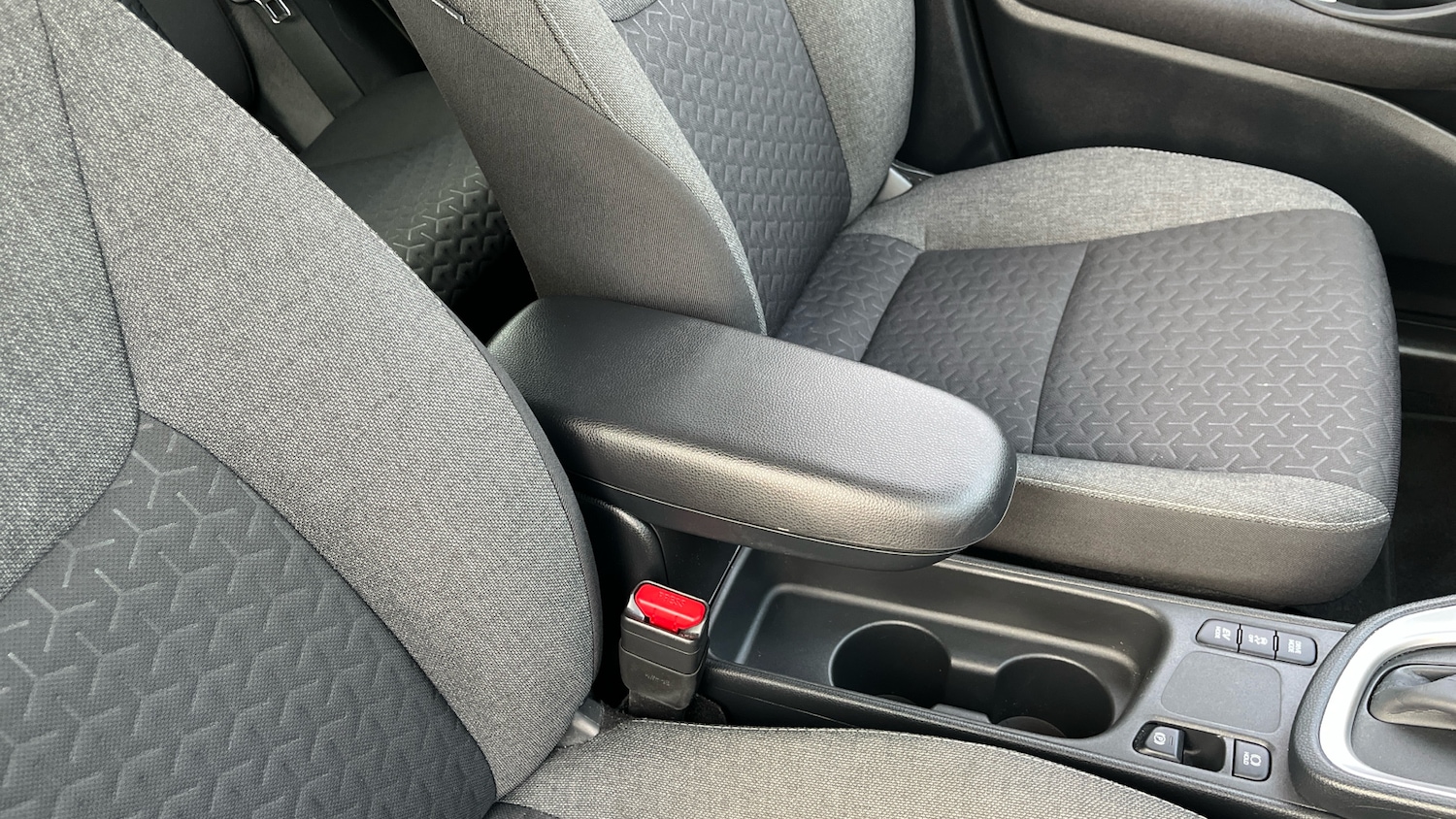 Used Toyota Yaris Cross 2024 for sale - 76957351: Photo 57