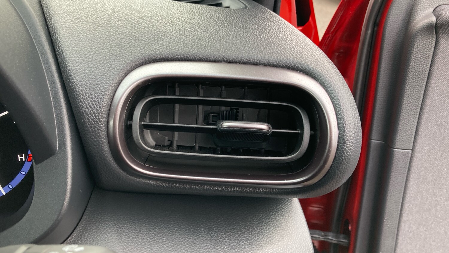 Used Toyota Yaris Cross 2024 for sale - 77531794: Photo 31