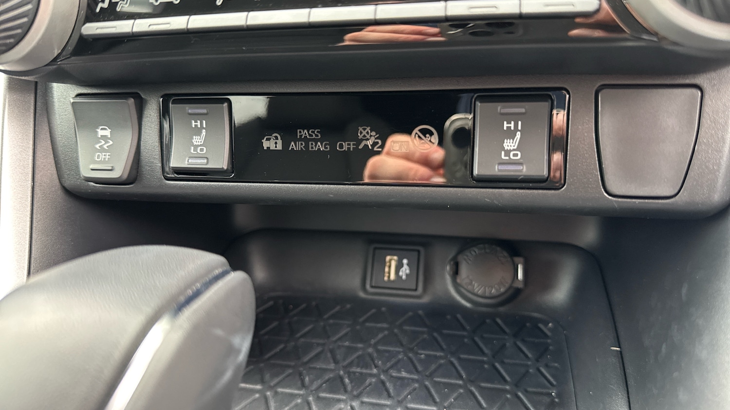 Used Toyota RAV4 2025 for sale - 76694741: Photo 24