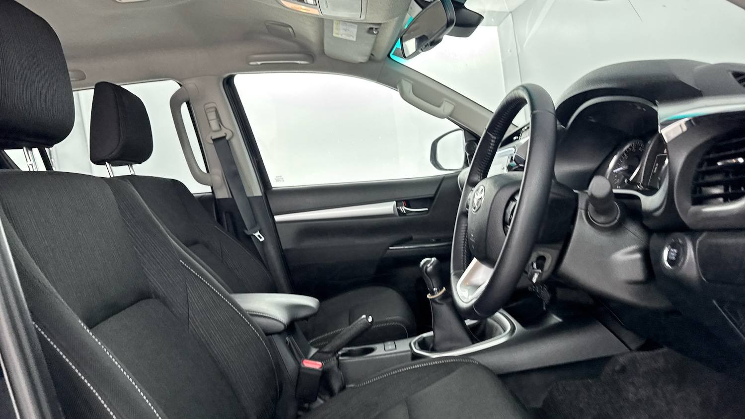 Used Toyota Hilux 2023 for sale - 76352016: Photo 11