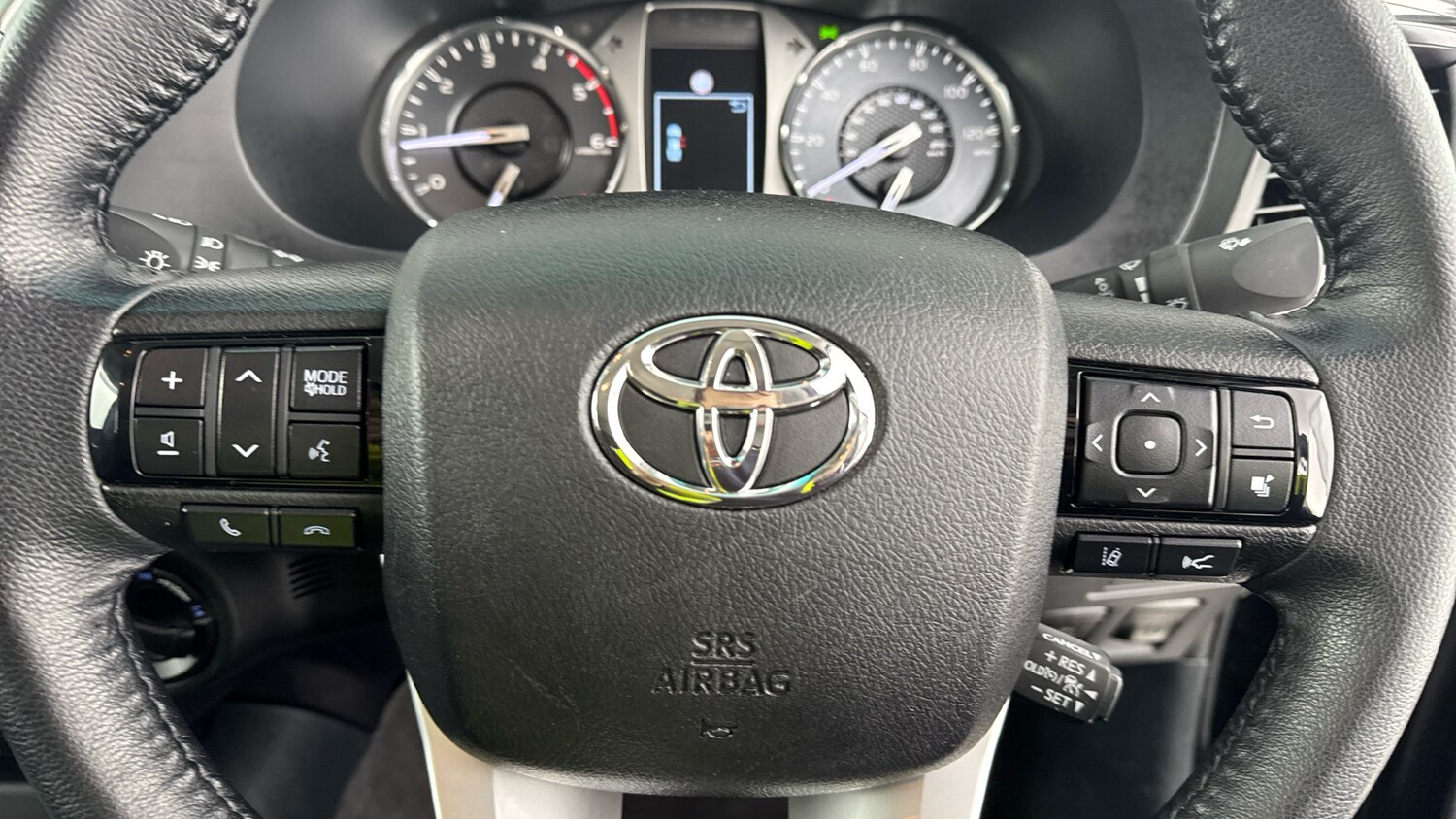 Used Toyota Hilux 2023 for sale - 76352016: Photo 8