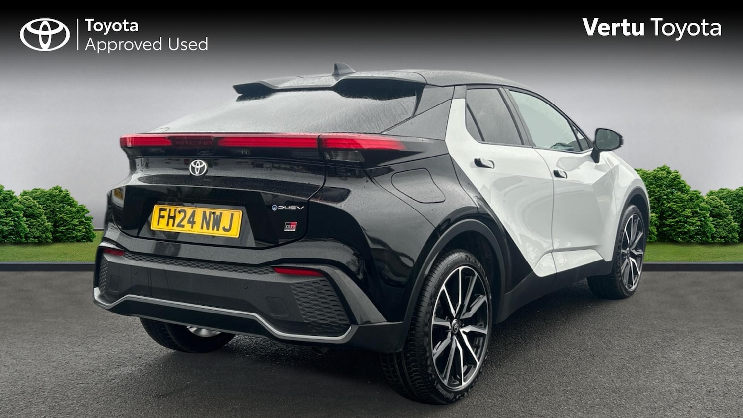 Used Toyota C-HR 2024 for sale - 77932546: Photo 2