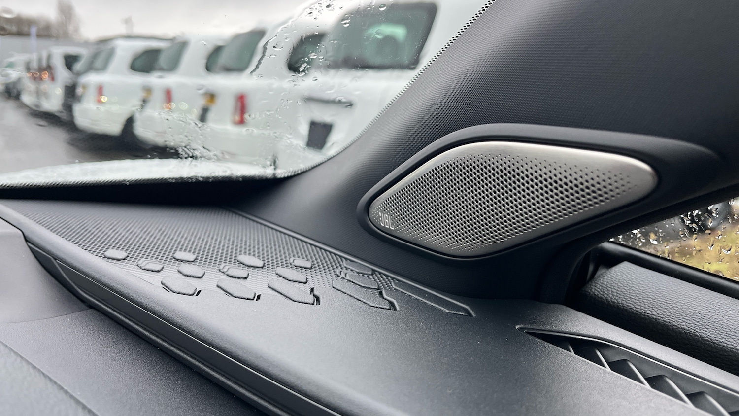 Used Toyota C-HR 2024 for sale - 77932546: Photo 30