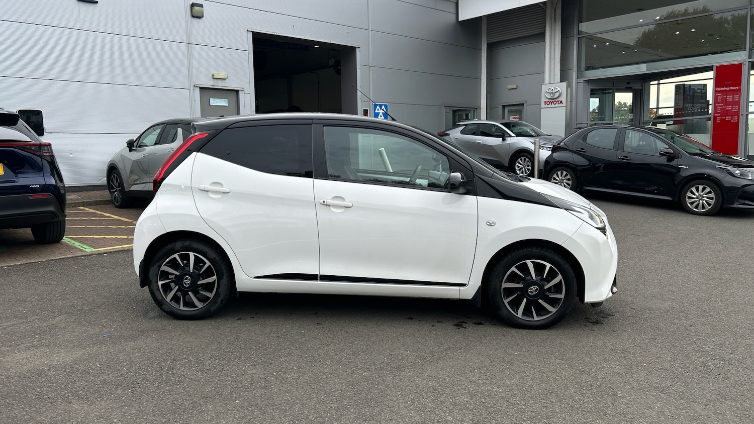 Used Toyota AYGO 2021 for sale - 76157027: Photo 16