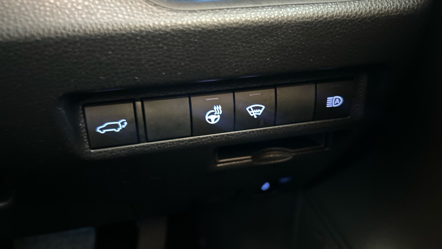 Used Toyota RAV4 2019 for sale - 76427768: Photo 39