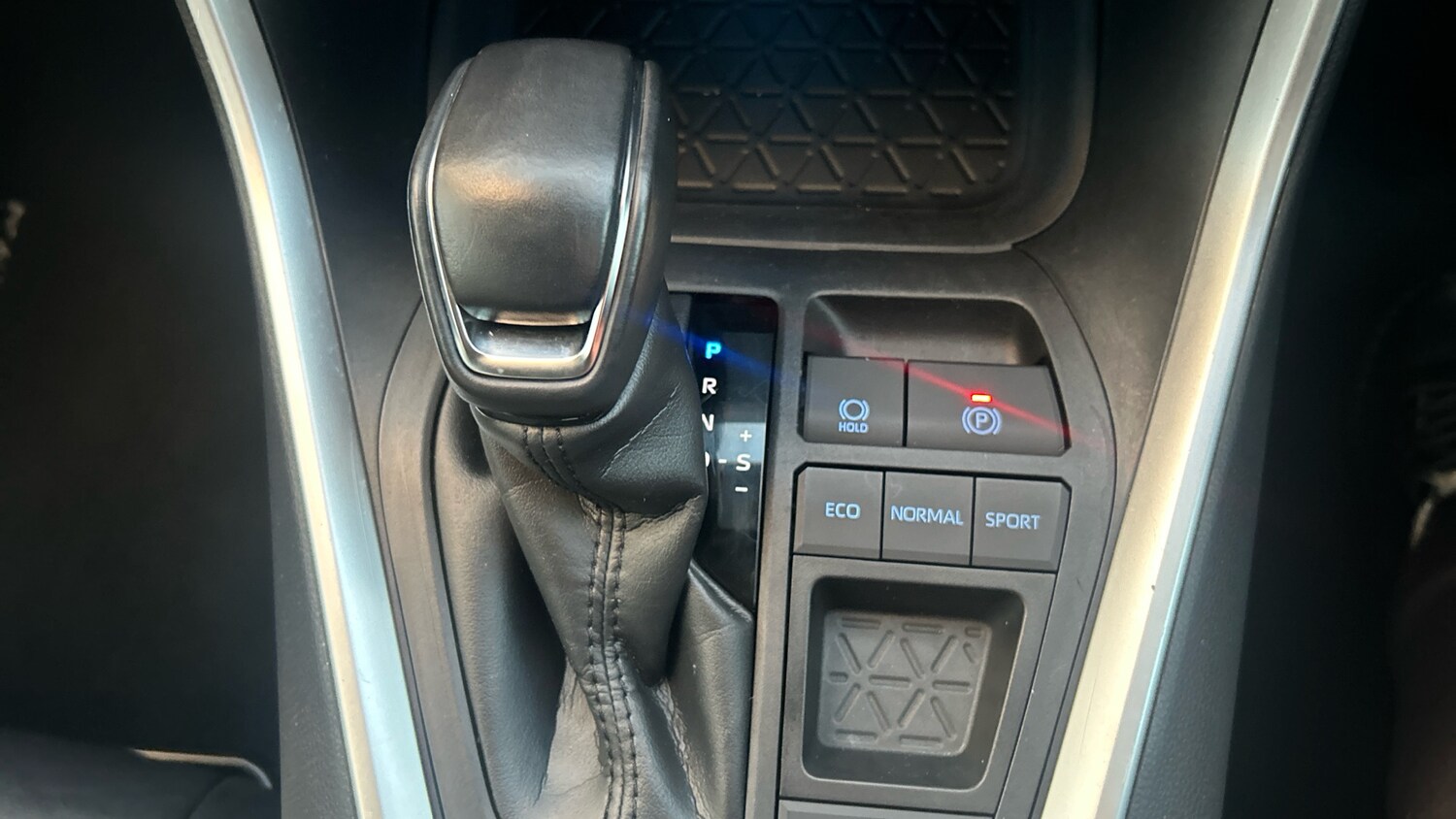 Used Toyota RAV4 2019 for sale - 76427768: Photo 42