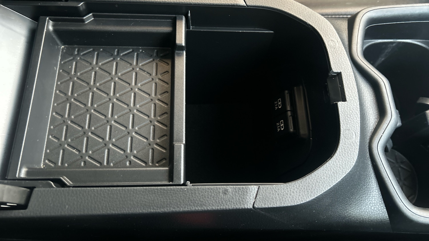 Used Toyota RAV4 2019 for sale - 76427768: Photo 43