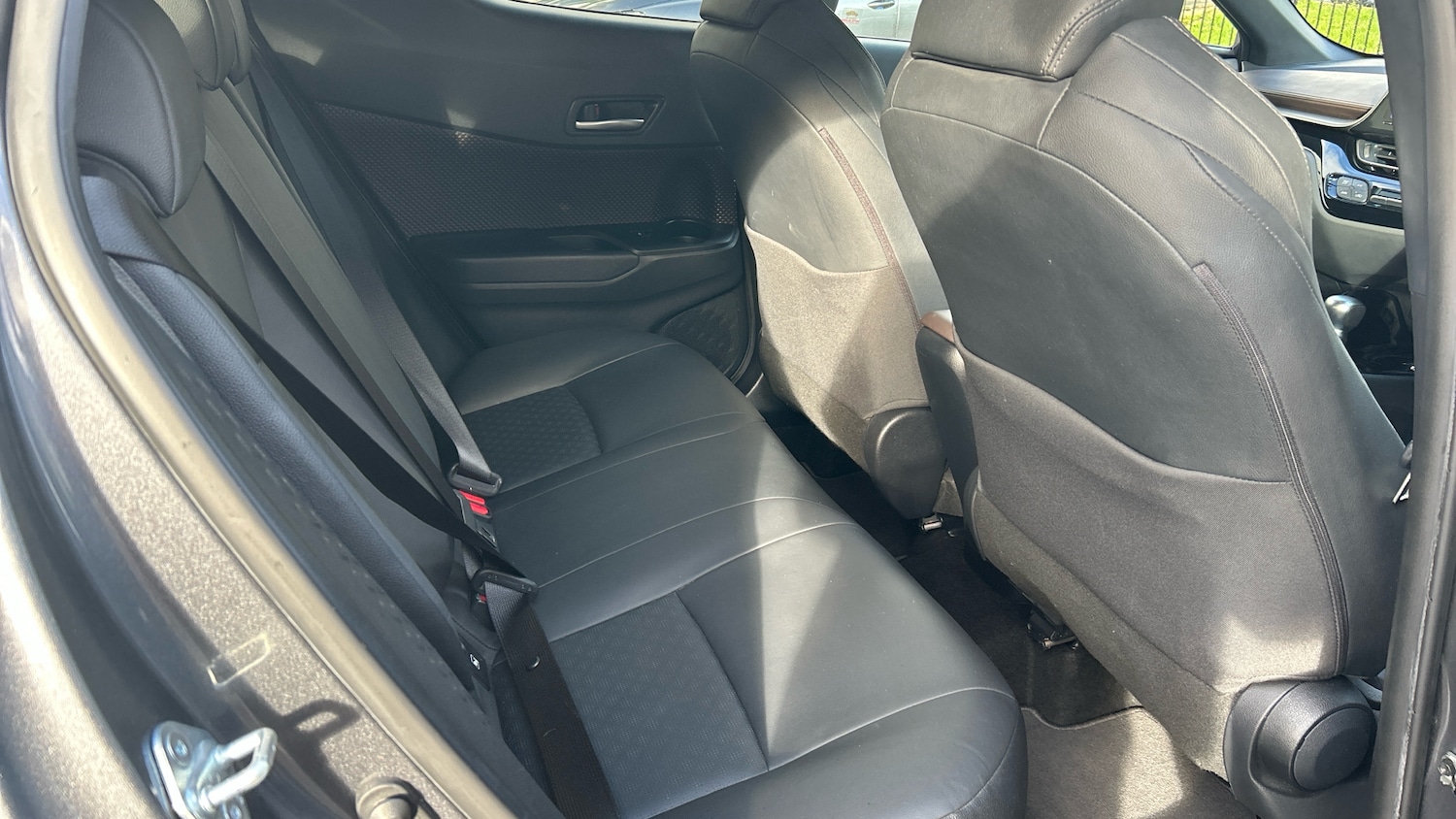 Used Toyota C-HR 2019 for sale - 76181280: Photo 12