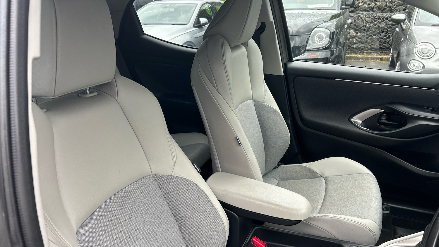 Used Toyota Yaris 2023 for sale - 76064151: Photo 43
