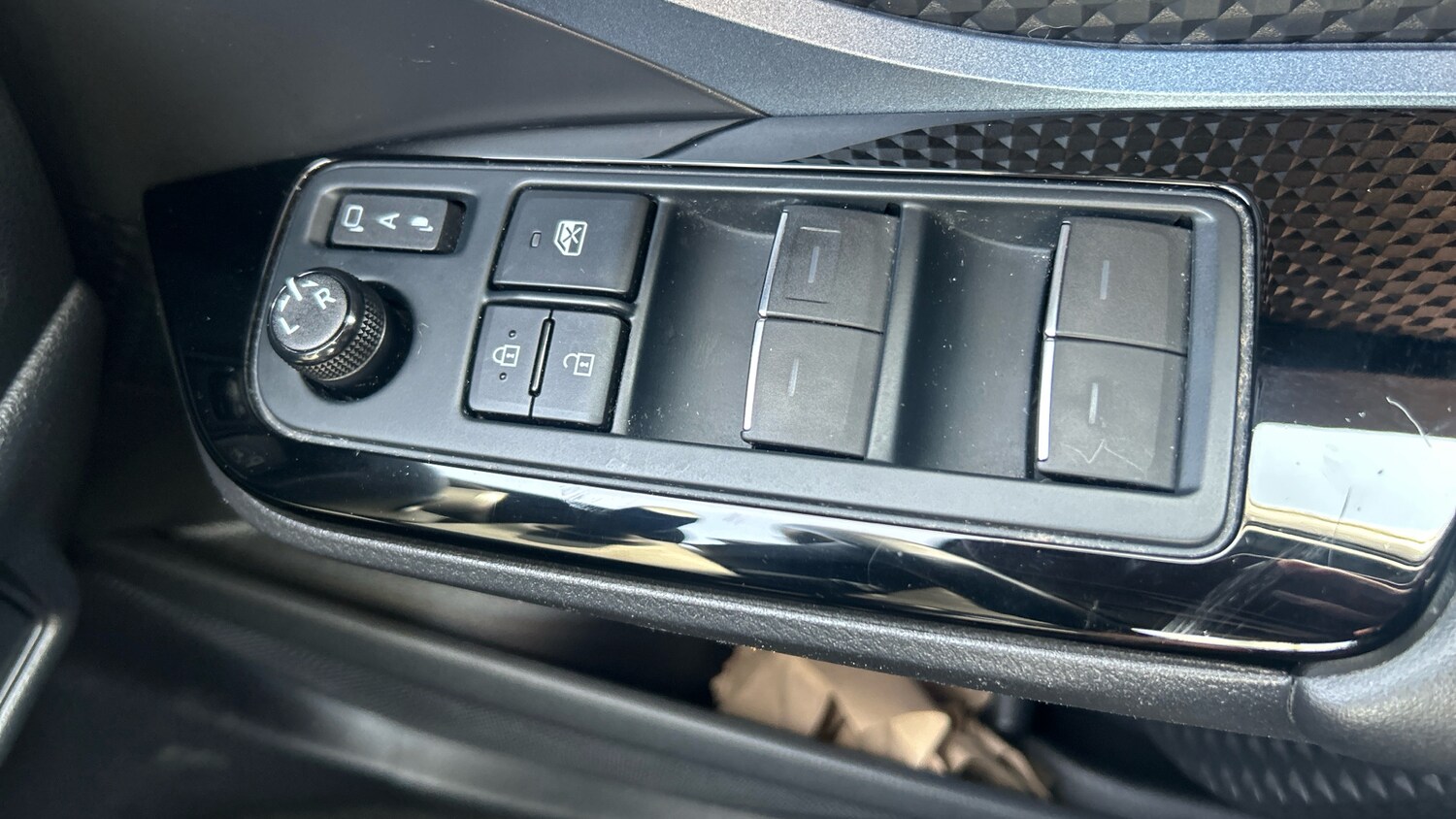 Used Toyota C-HR 2020 for sale - 77997423: Photo 44