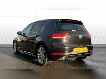 Used Volkswagen Golf 2019 for sale - 76611529: Photo