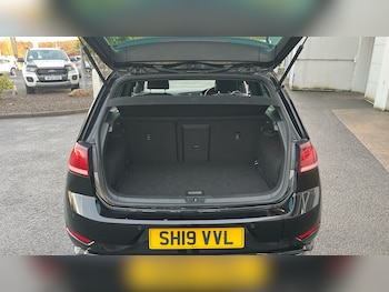 Used Volkswagen Golf 2019 for sale - 76611529: Photo