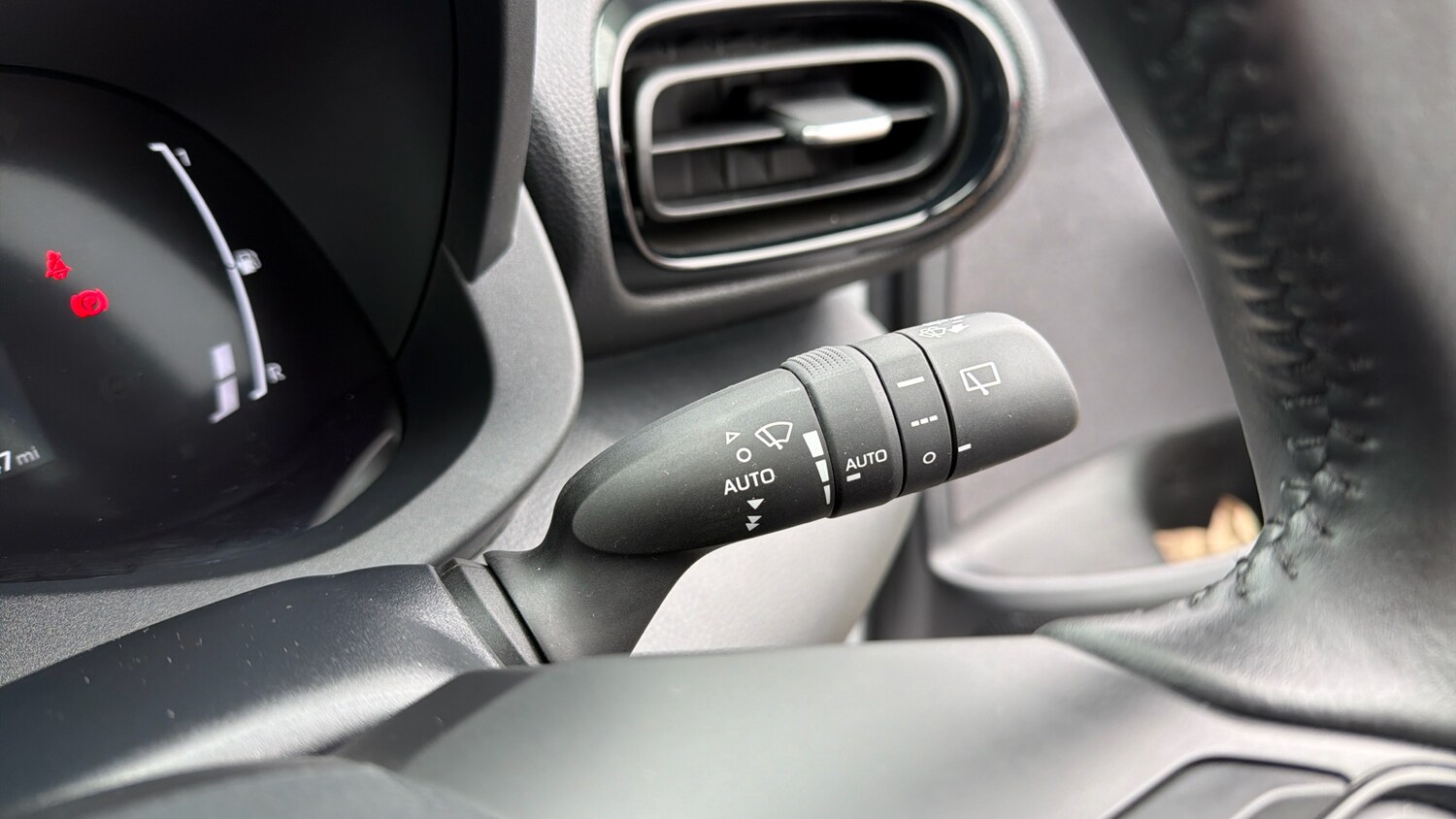 Used Toyota Yaris Cross 2025 for sale - 78025229: Photo 31