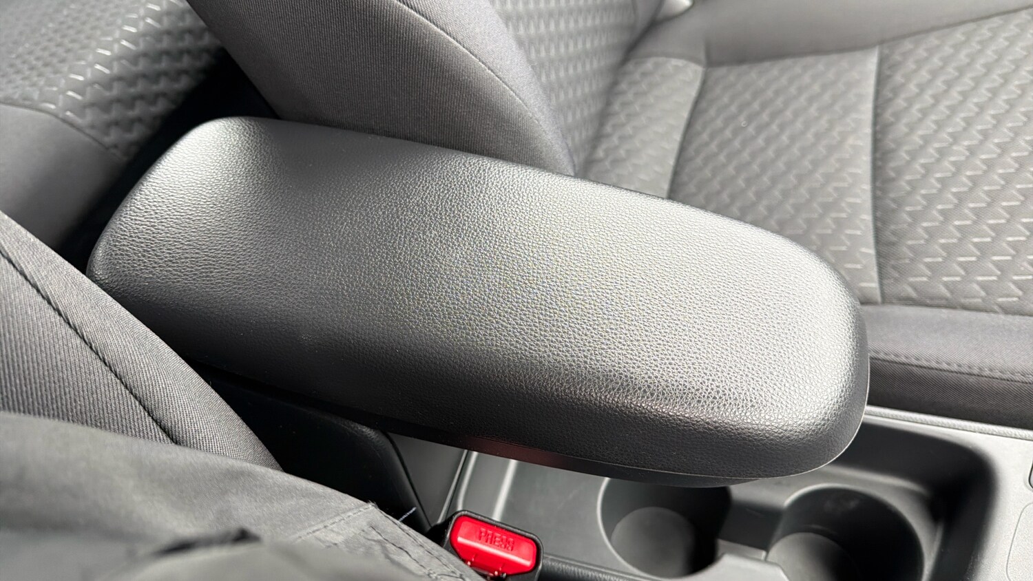 Used Toyota Yaris Cross 2025 for sale - 78025229: Photo 40