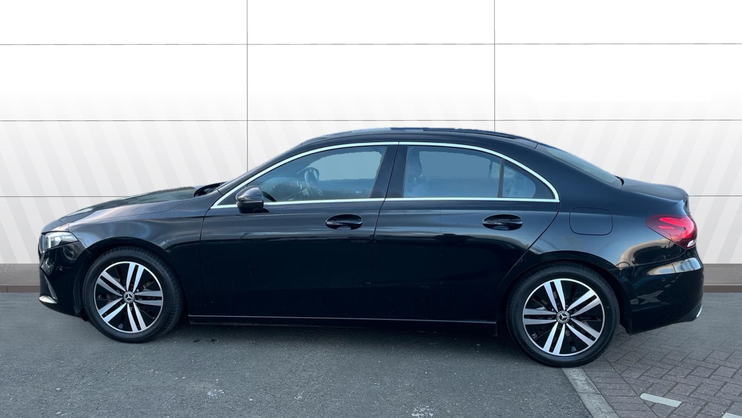 Used Mercedes-Benz A-Class 2021 for sale - 76963210: Photo 5