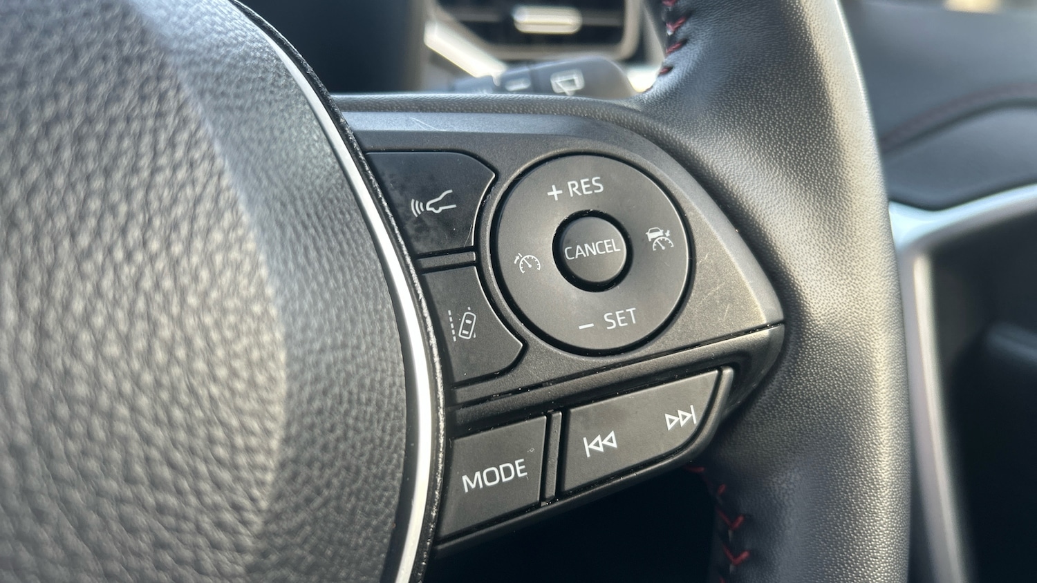 Used Toyota RAV4 2022 for sale - 76984630: Photo 38