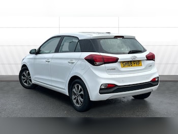 Used Hyundai i20 2018 for sale - 76321678: Photo 2