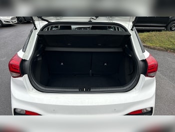 Used Hyundai i20 2018 for sale - 76321678: Photo 4